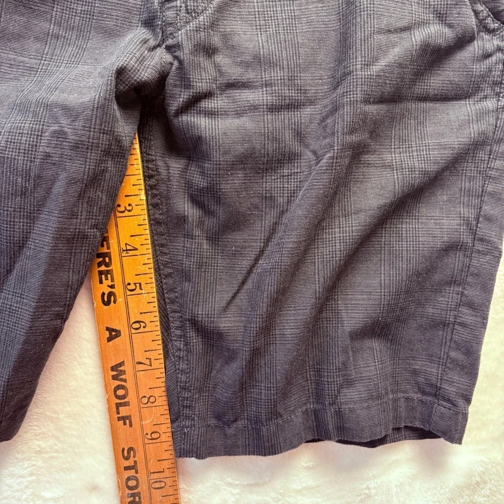 Volcom Shorts Men Sz‎ 29 Gray Plaid Frickin Modern Chino Casual 9.5